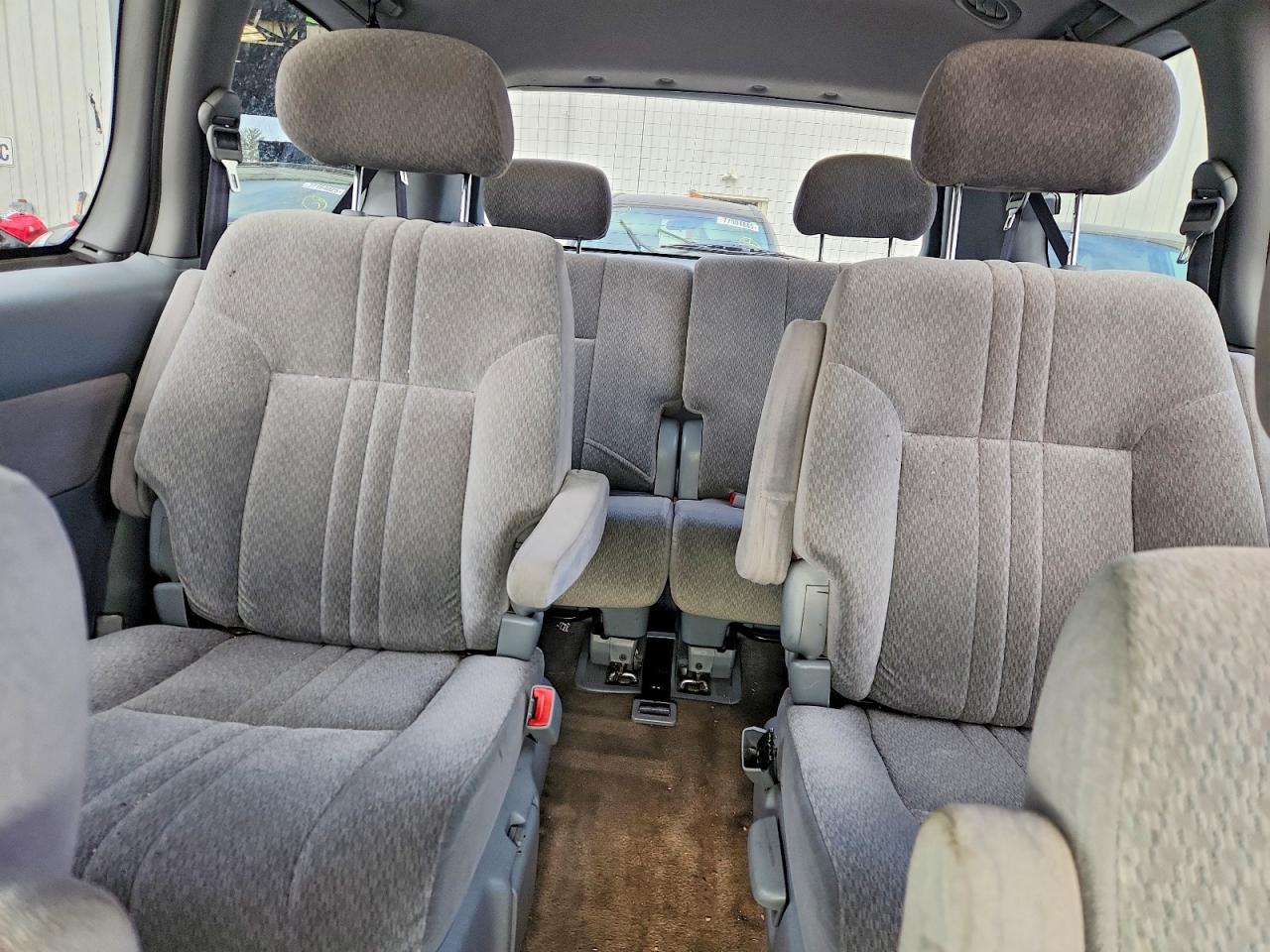 2003 TOYOTA SIENNA CE photo 19