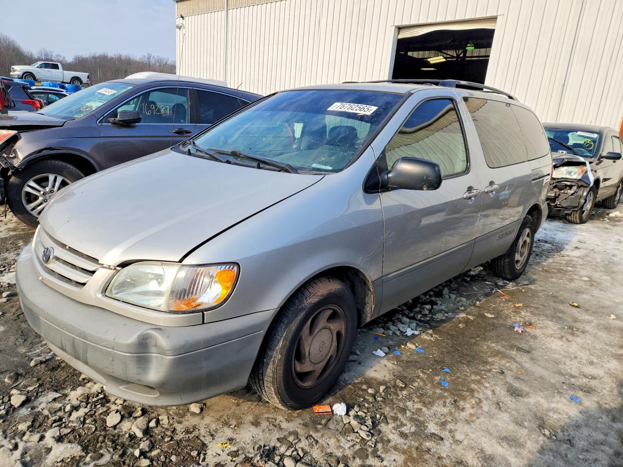 2003 TOYOTA SIENNA