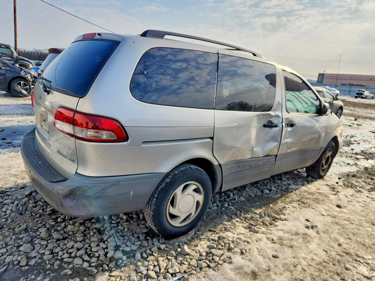 2003 TOYOTA SIENNA CE photo 5