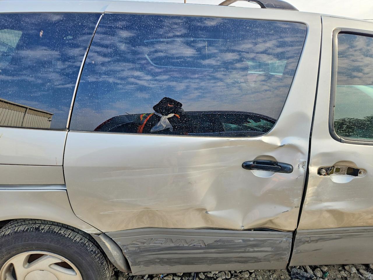 2003 TOYOTA SIENNA CE photo 21