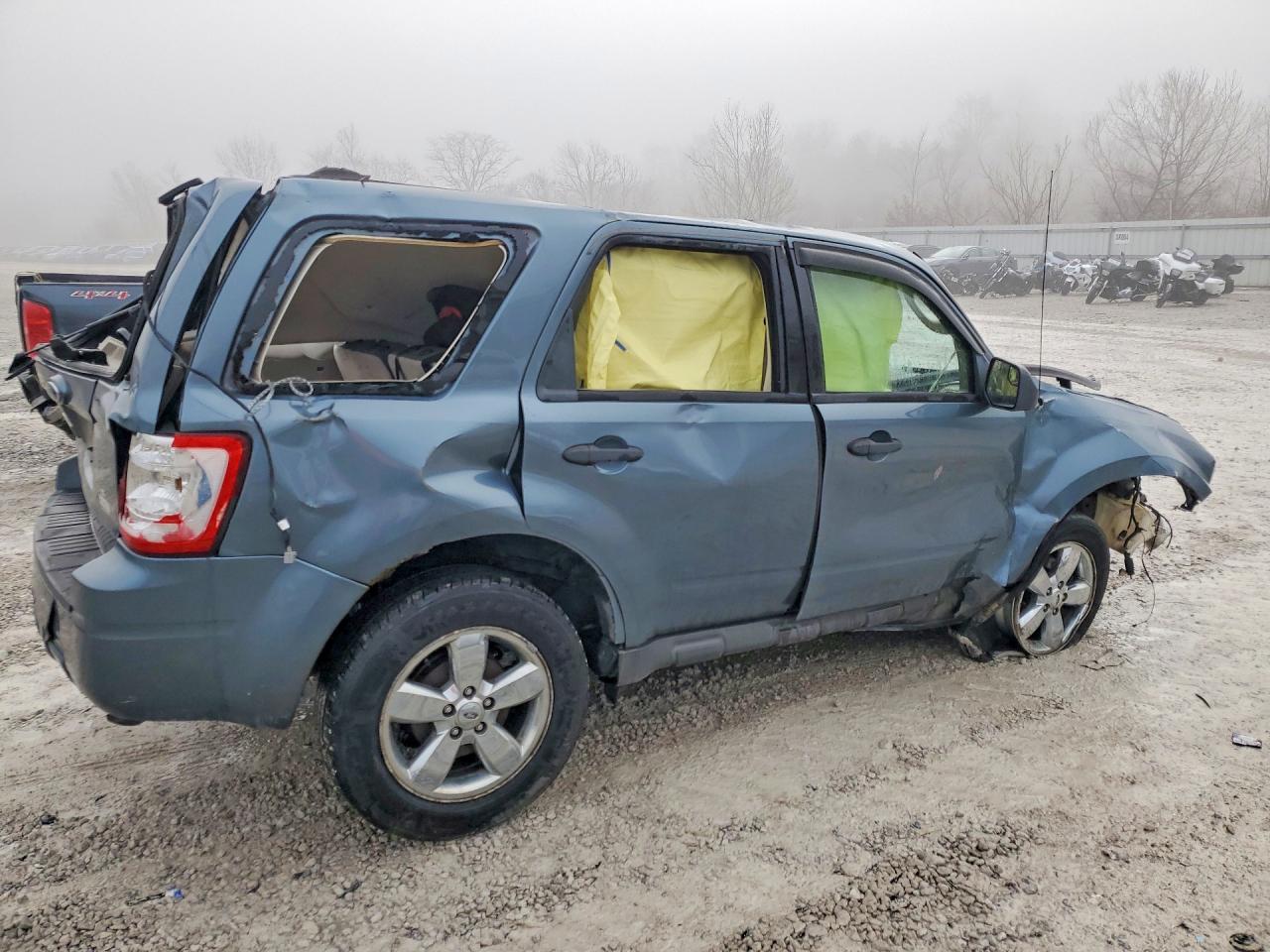 2010 FORD ESCAPE XLT photo 5