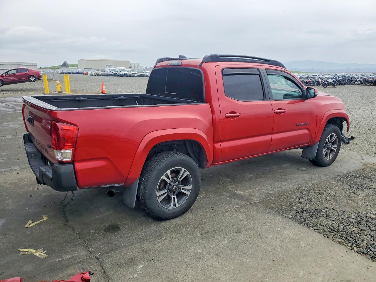 2017 TOYOTA TACOMA DOUBLE CAB photo 3