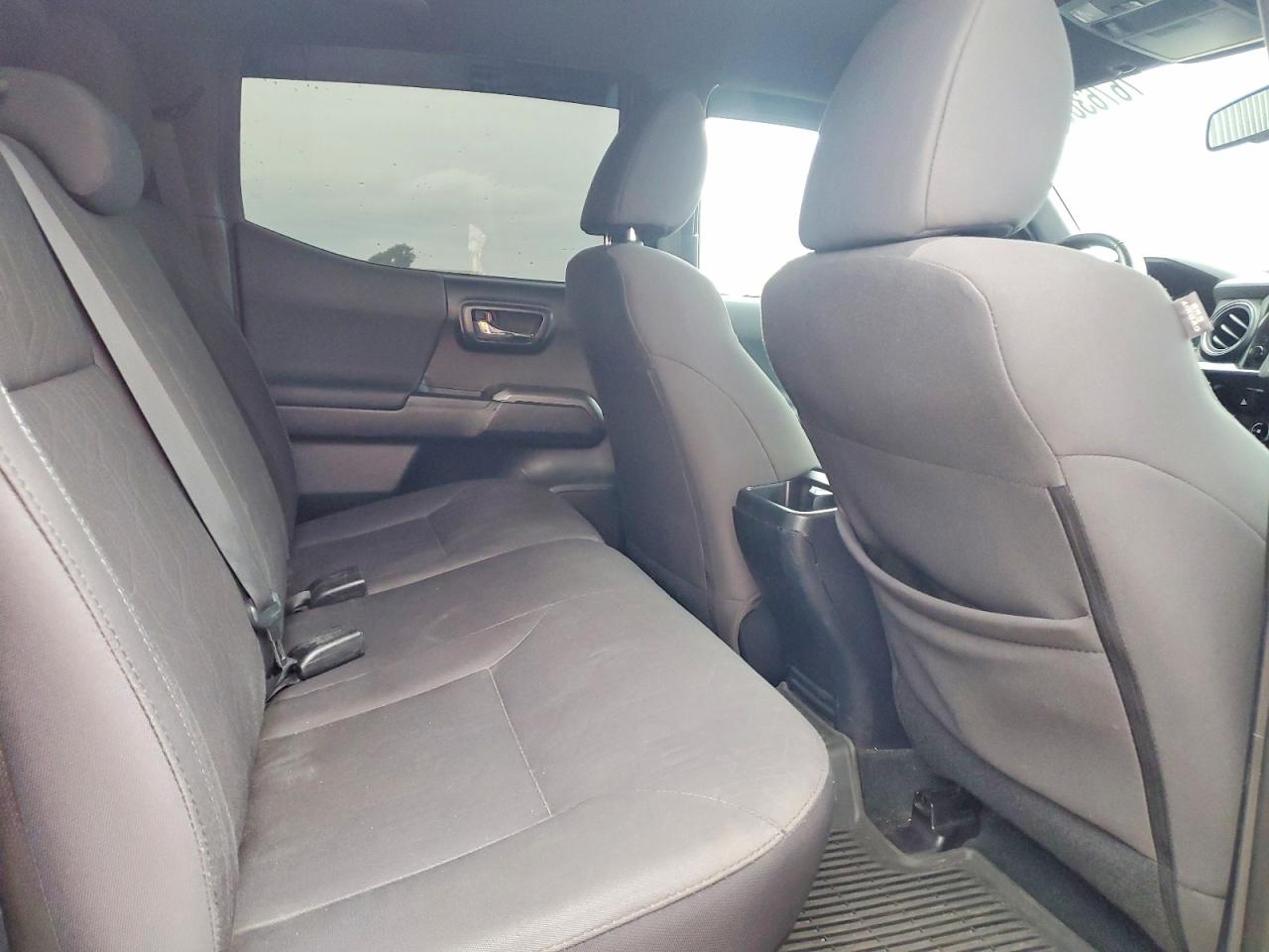 2017 TOYOTA TACOMA DOUBLE CAB photo 10
