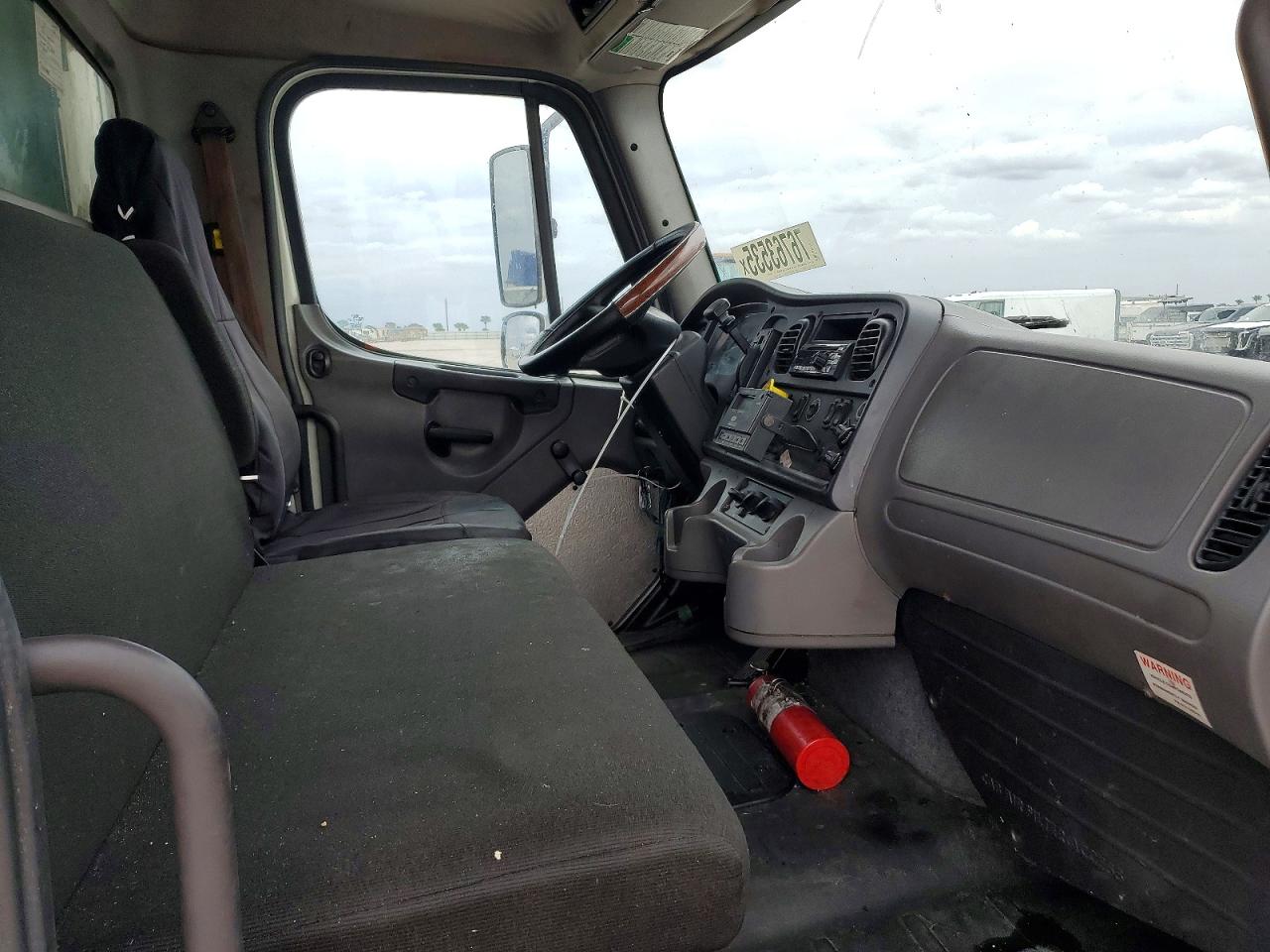 2015 FREIGHTLINER BUSINESS CLASS M2 REFRIGERATED BOX TRUCK photo 31