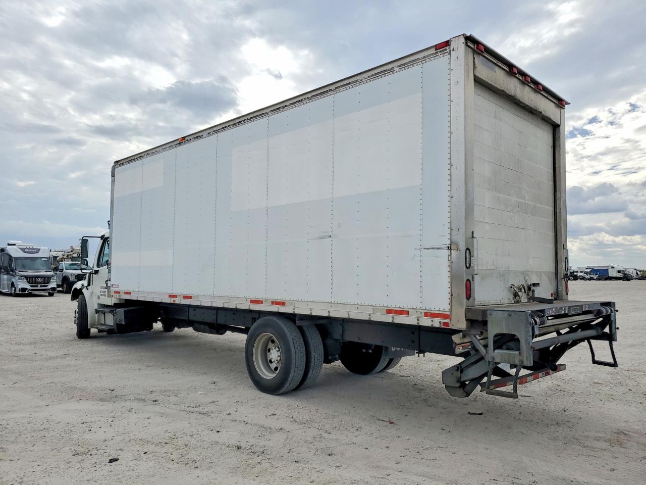 2015 FREIGHTLINER BUSINESS CLASS M2 REFRIGERATED BOX TRUCK photo 4