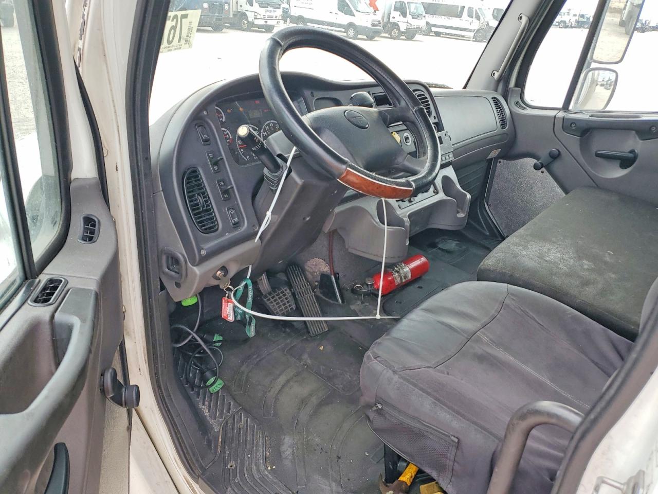 2015 FREIGHTLINER BUSINESS CLASS M2 REFRIGERATED BOX TRUCK photo 22