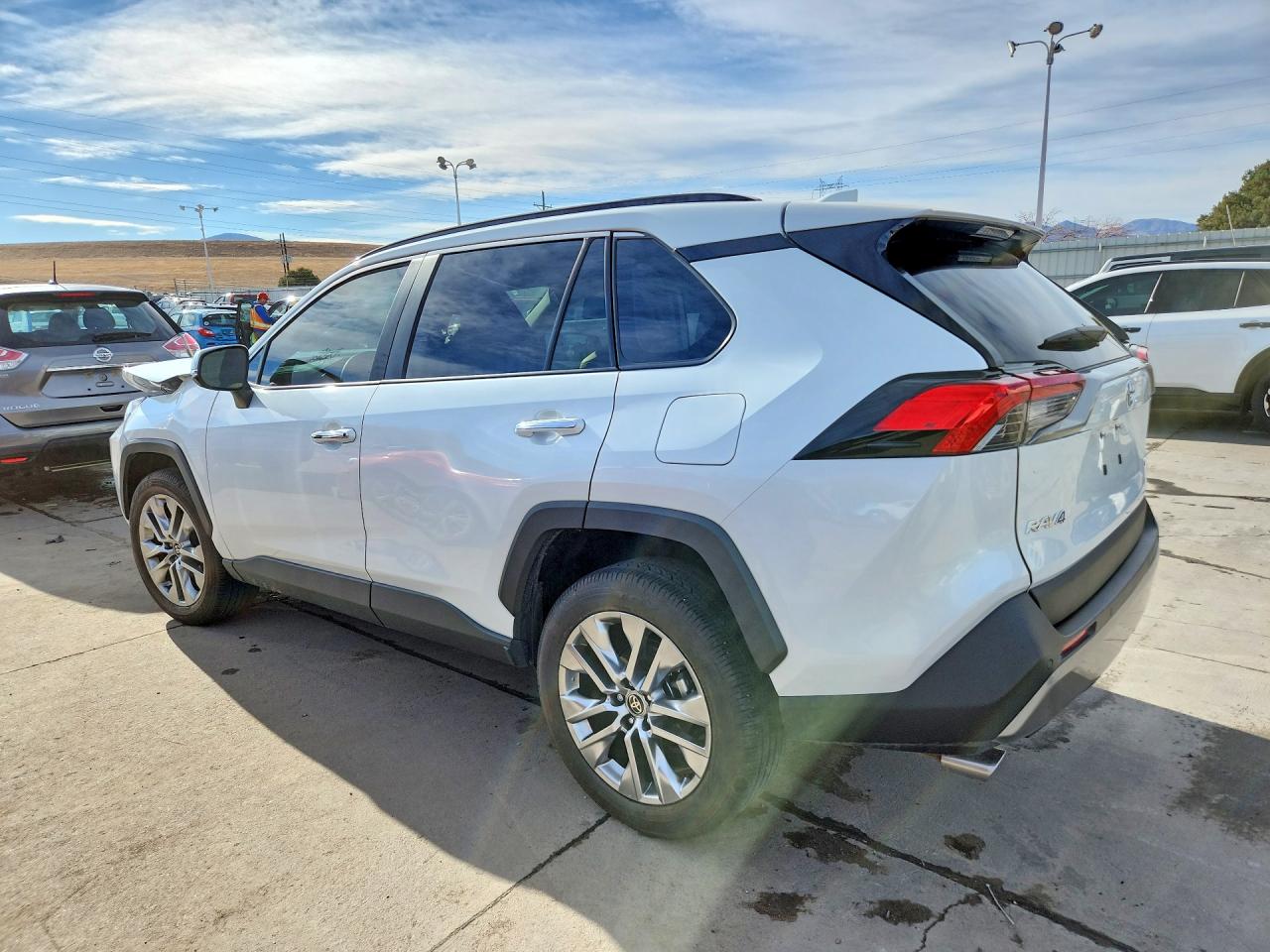 2025 TOYOTA RAV4 LIMITED photo 4
