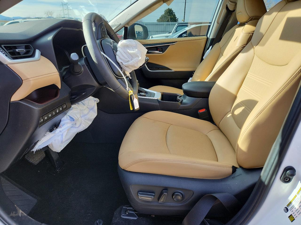 2025 TOYOTA RAV4 LIMITED photo 19