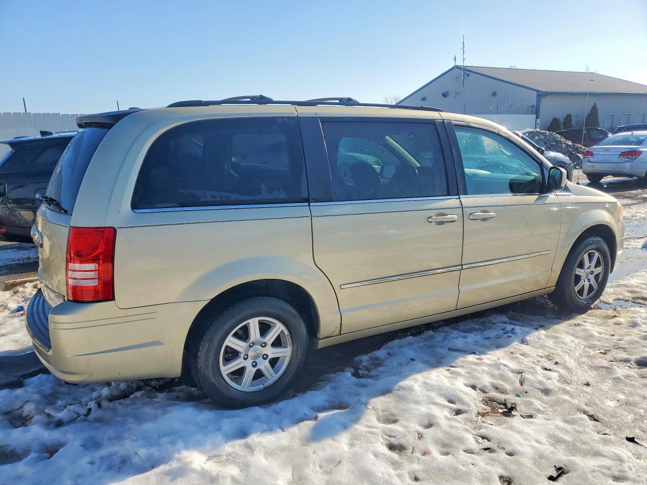 2010 CHRYSLER TOWN & COUNTRY TOURING photo 3