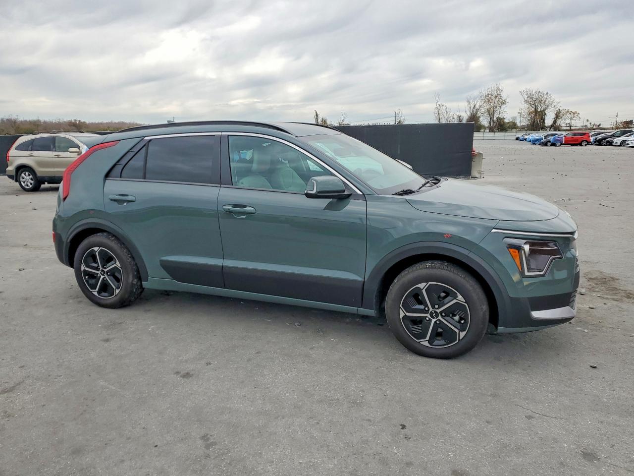 2025 KIA NIRO EX photo 4