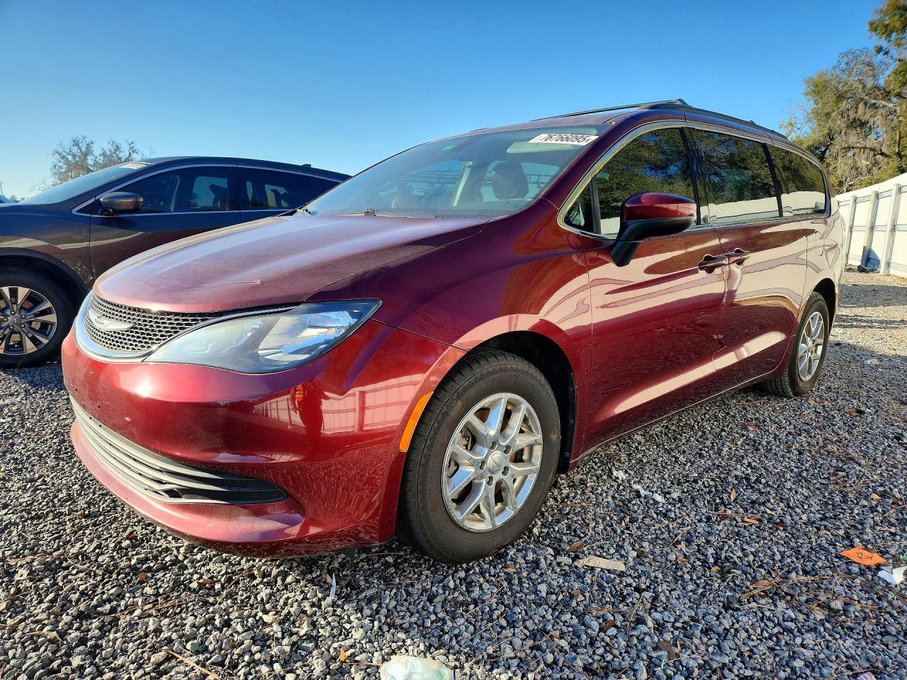2020 CHRYSLER VOYAGER