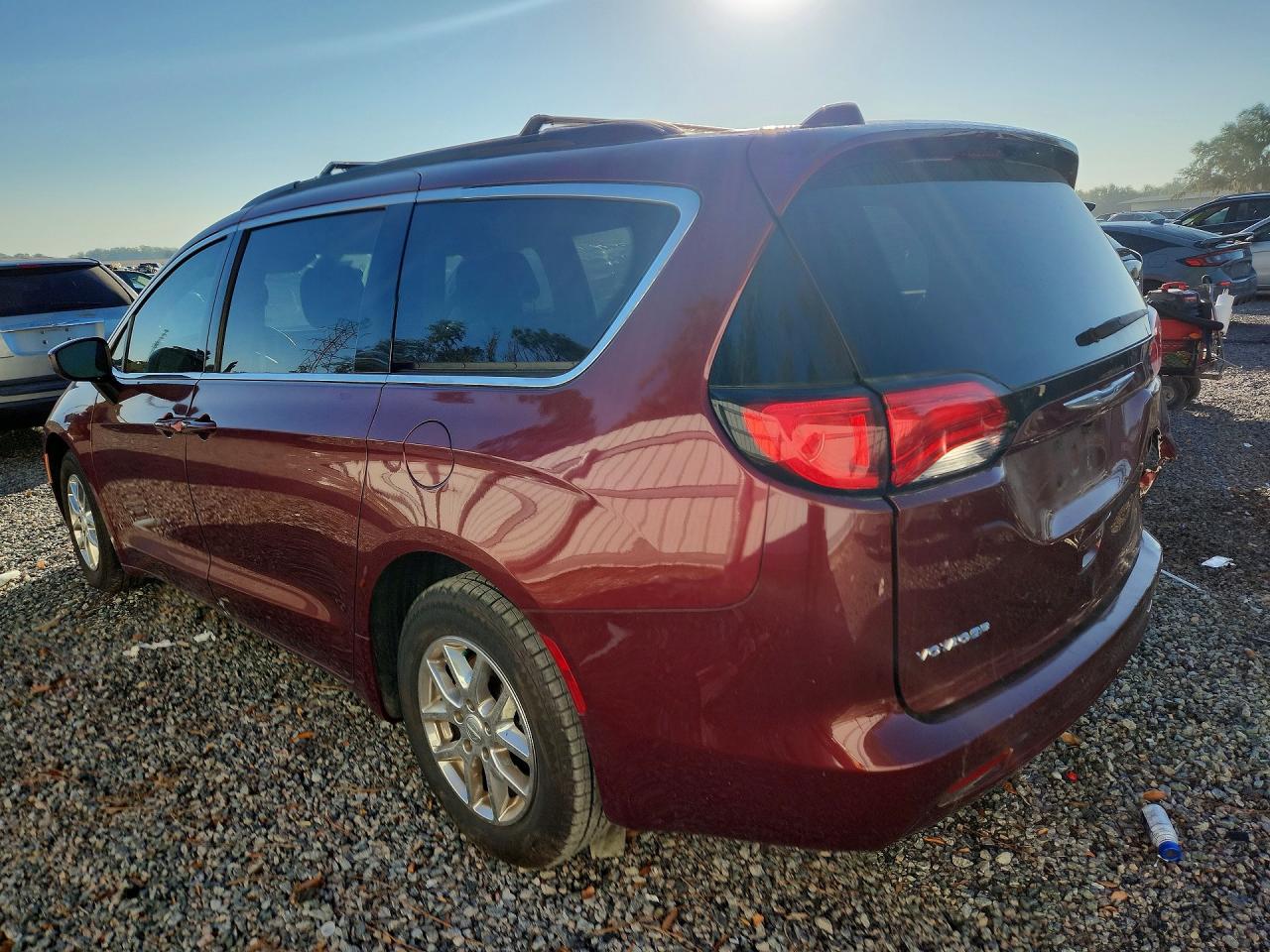 2020 CHRYSLER VOYAGER LXI photo 3