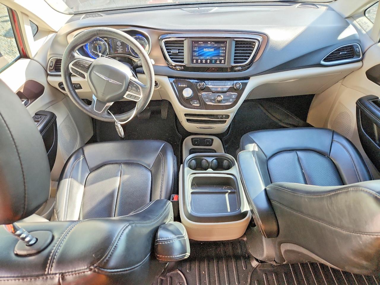 2020 CHRYSLER VOYAGER LXI photo 15