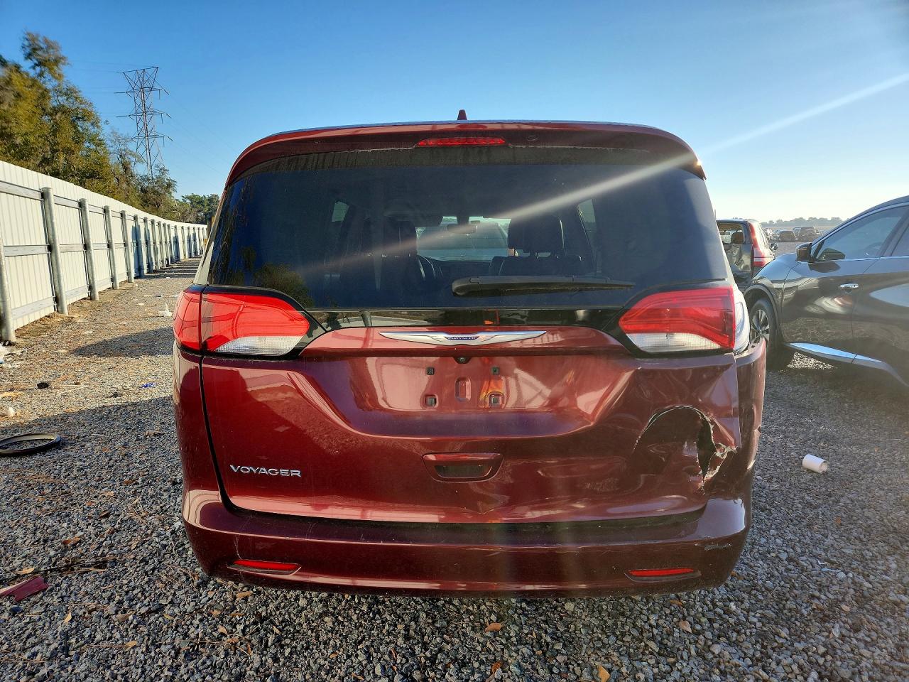 2020 CHRYSLER VOYAGER LXI photo 11