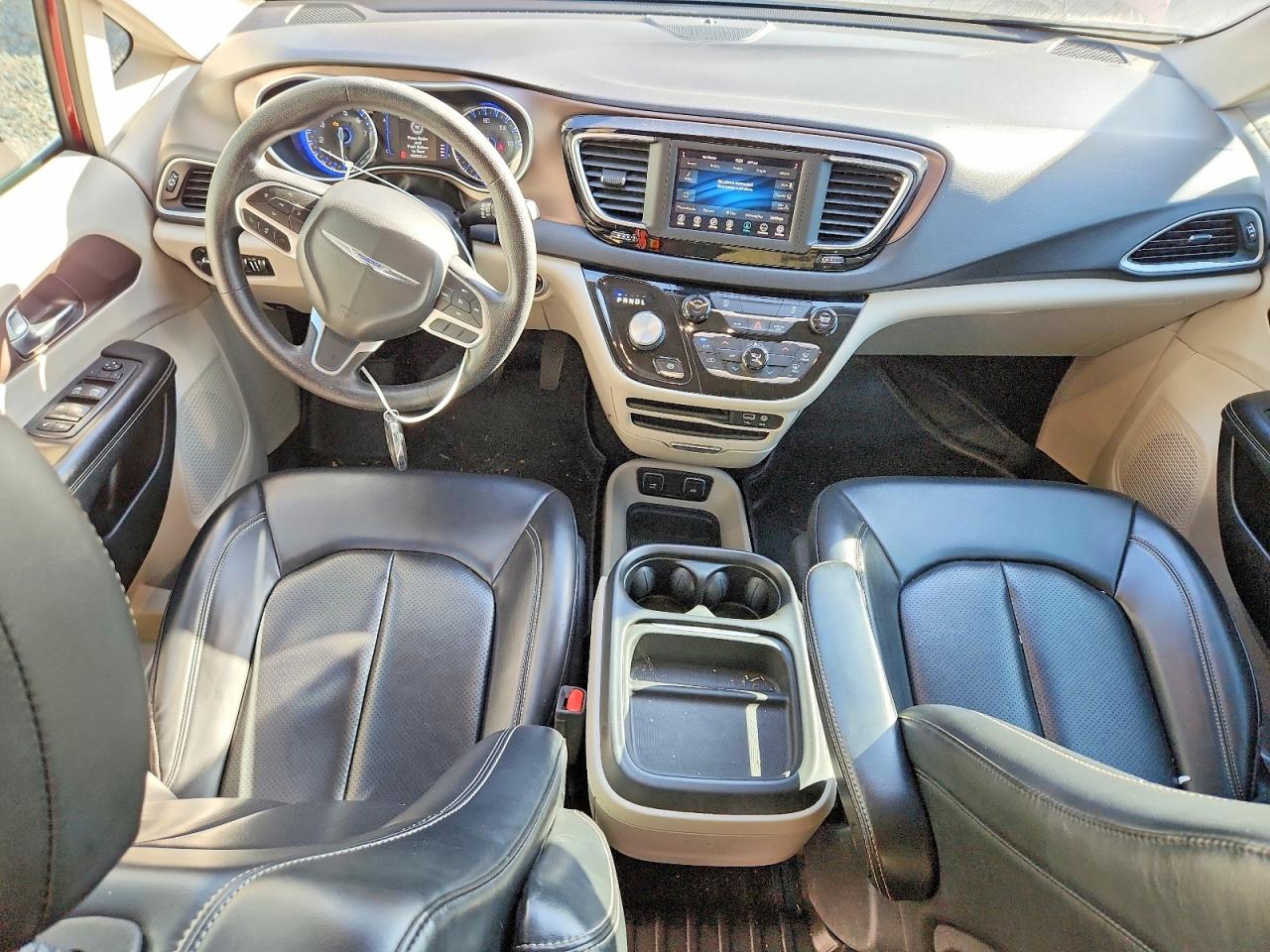 2020 CHRYSLER VOYAGER LXI photo 19