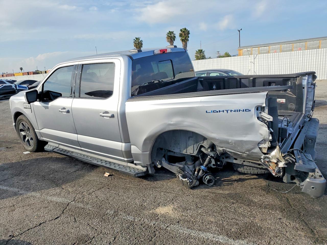 2023 FORD F150 LIGHTNING PRO photo 3