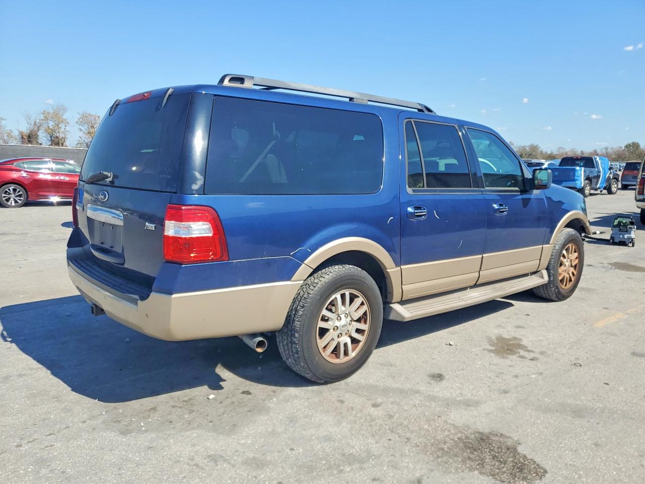 2011 FORD EXPEDITION EL XLT photo 3