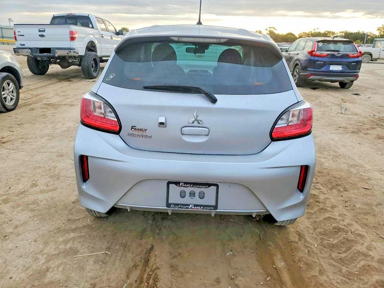 2024 MITSUBISHI MIRAGE ES photo 6