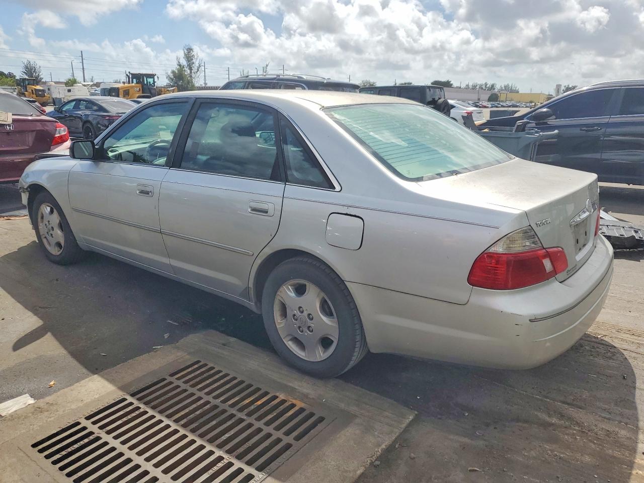2004 TOYOTA AVALON XLS photo 3