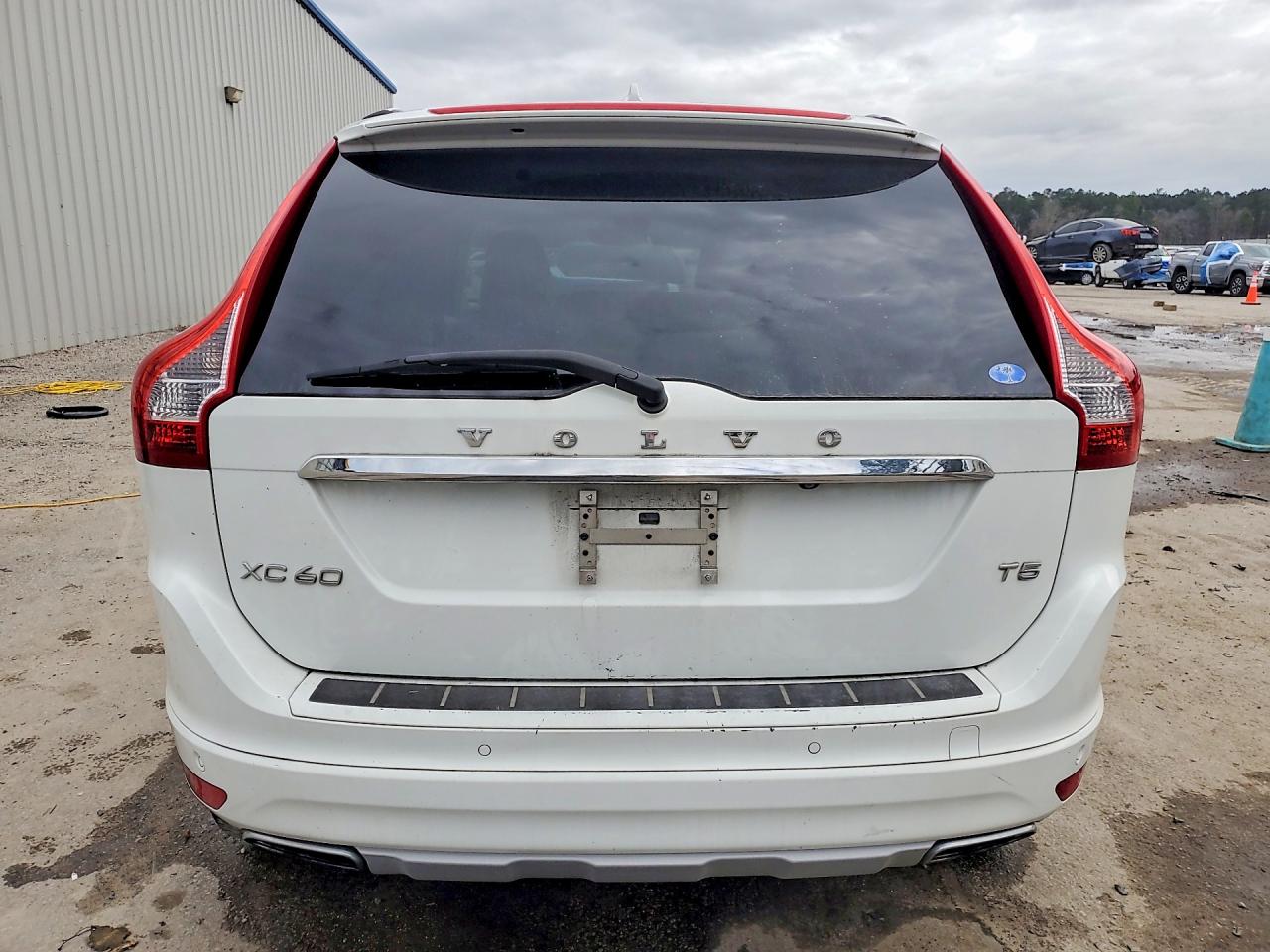 2016 VOLVO XC60 T5 PREMIER photo 16