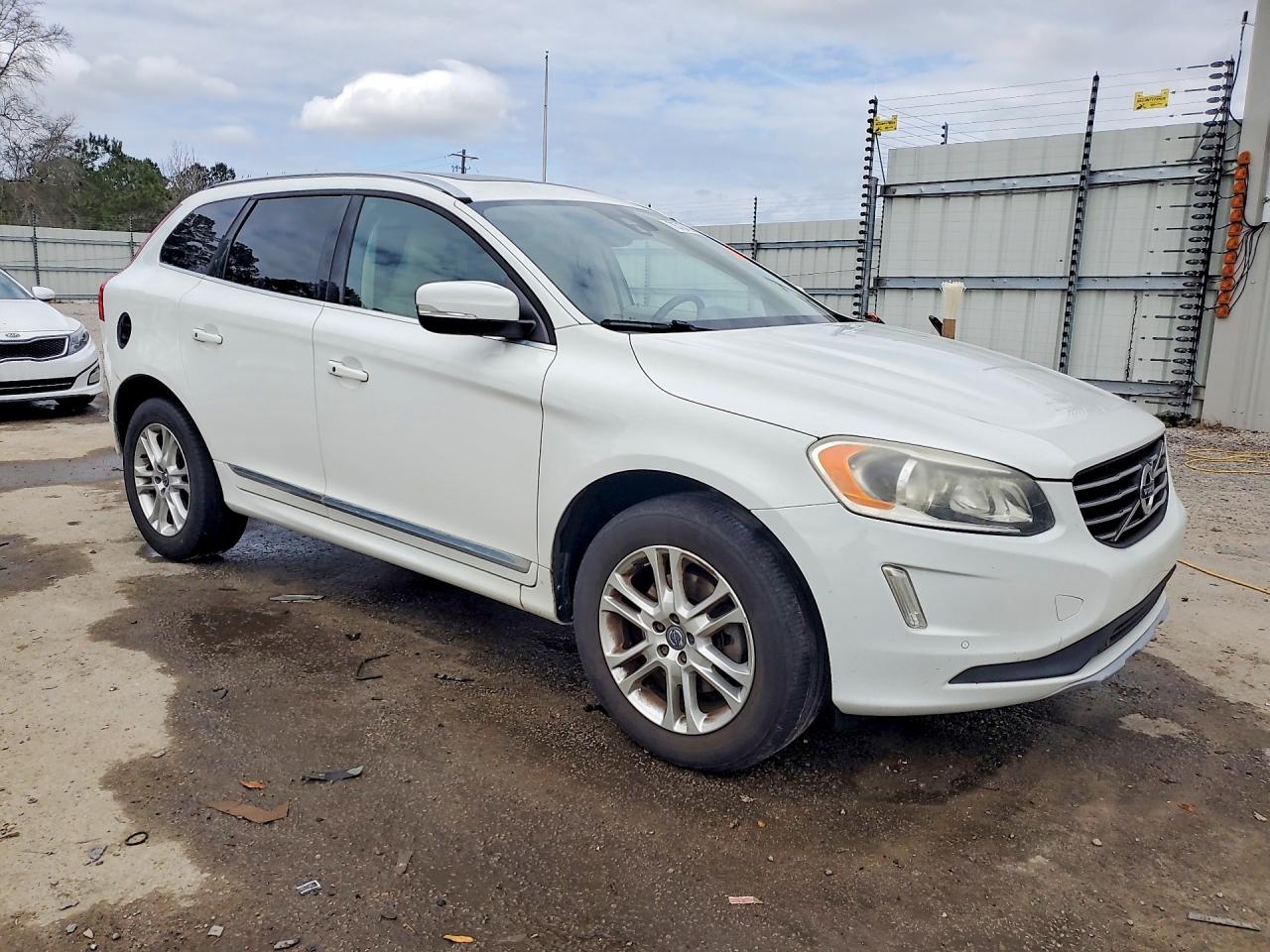 2016 VOLVO XC60 T5 PREMIER photo 10