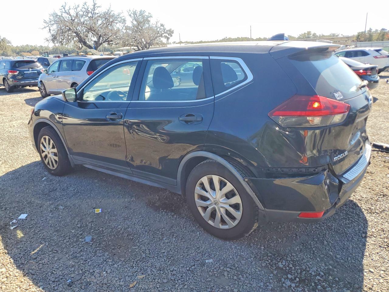 2018 NISSAN ROGUE S photo 3