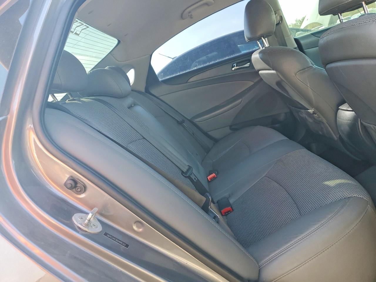 2013 HYUNDAI SONATA SE photo 10