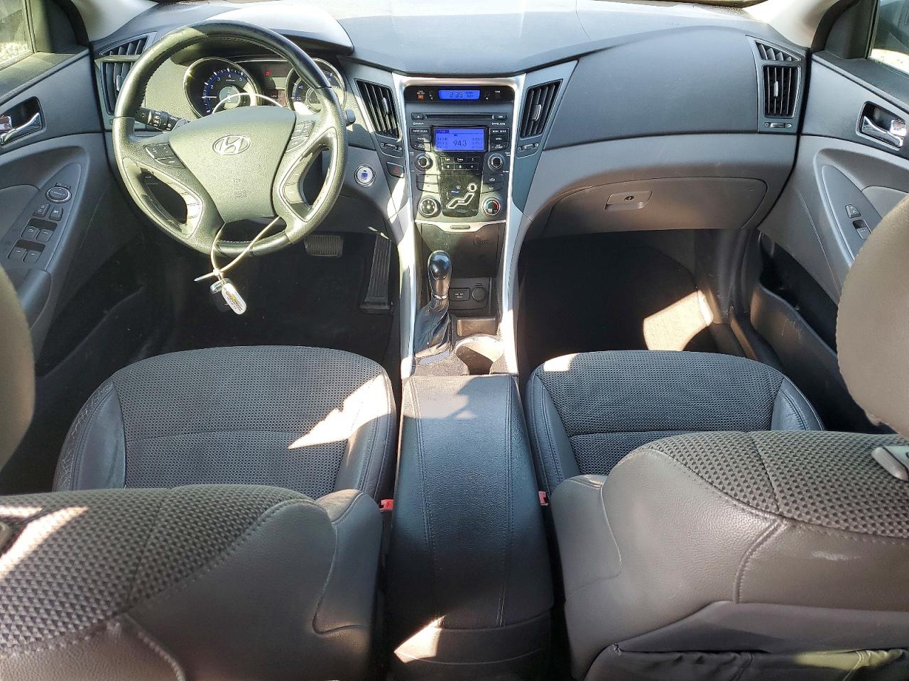 2013 HYUNDAI SONATA SE photo 8