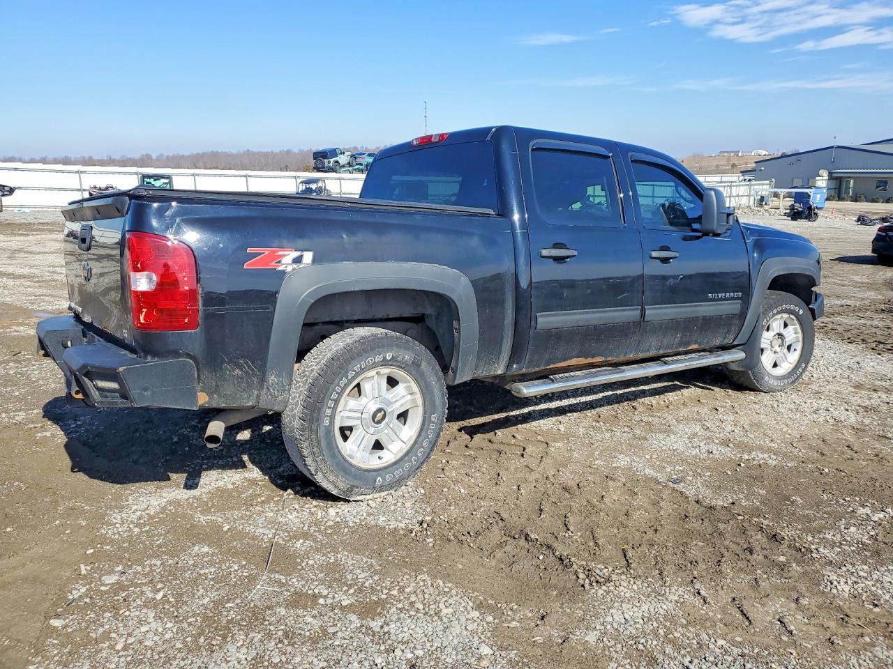 2010 CHEVROLET SILVERADO K1500 LT photo 3