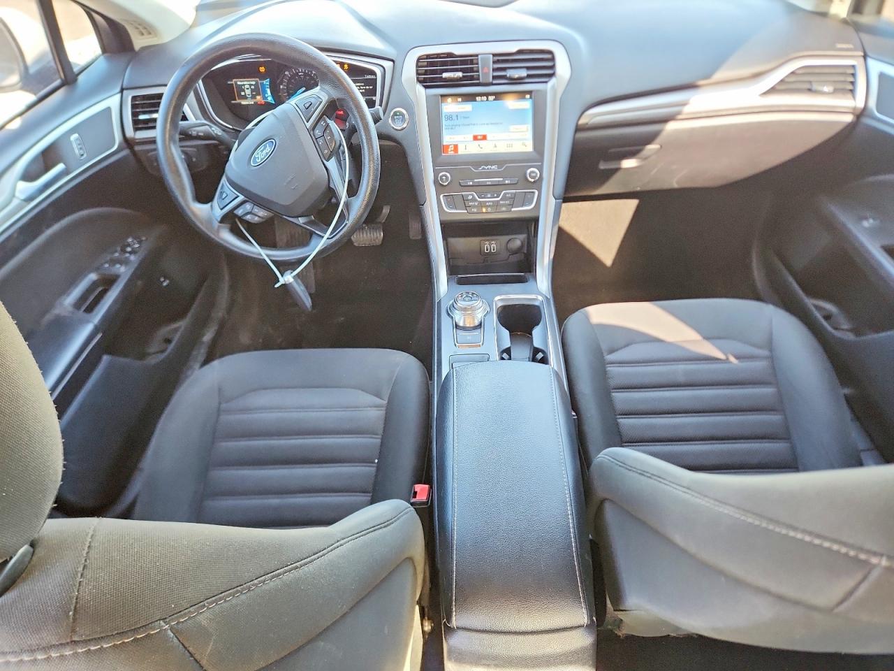 2019 FORD FUSION SE photo 8