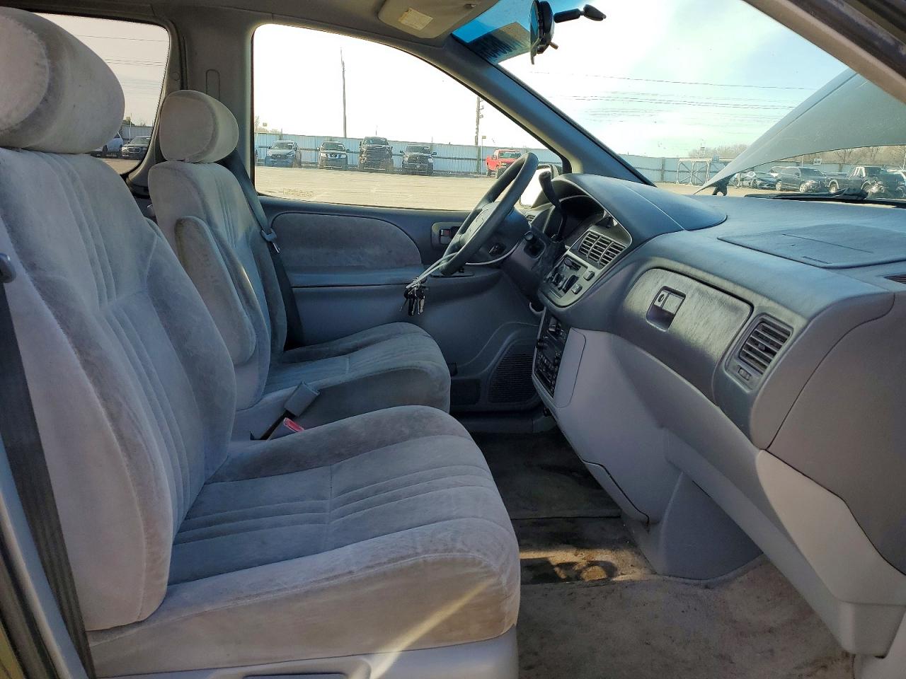 2000 TOYOTA SIENNA LE photo 7
