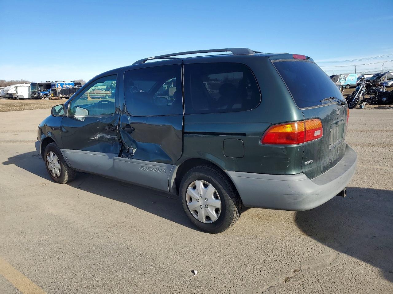 2000 TOYOTA SIENNA LE photo 2