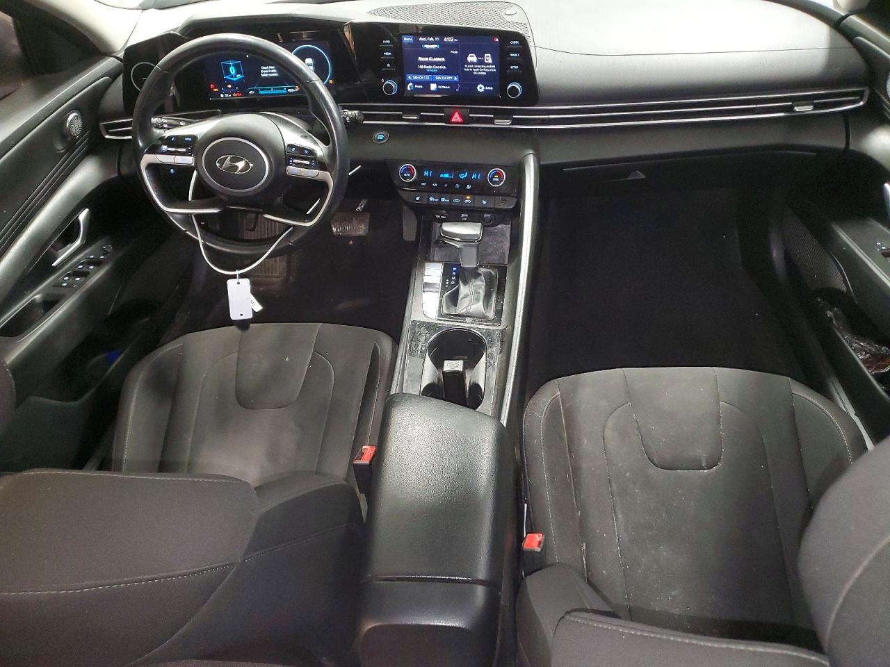 2021 HYUNDAI ELANTRA SEL photo 8