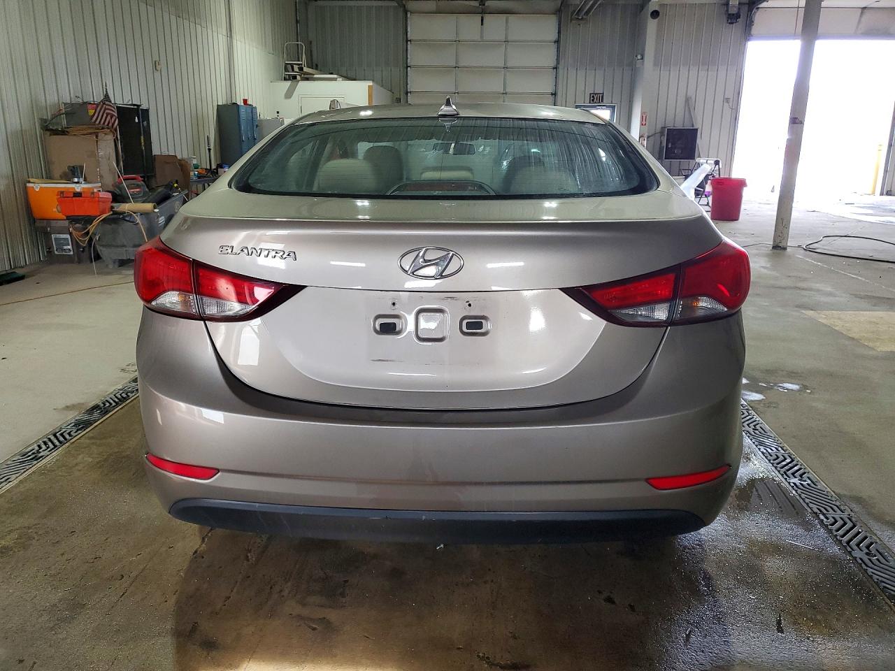 2016 HYUNDAI ELANTRA SE photo 6