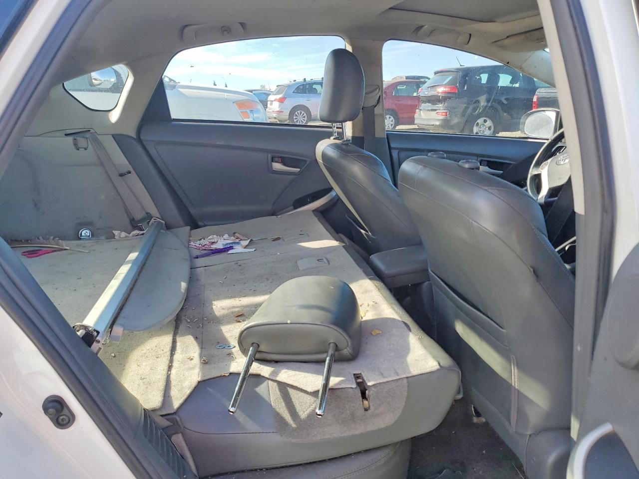 2011 TOYOTA PRIUS photo 10