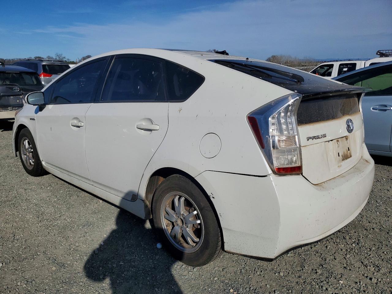 2011 TOYOTA PRIUS photo 2