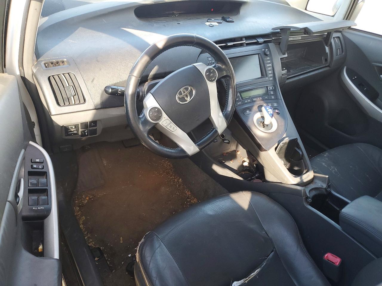 2011 TOYOTA PRIUS photo 8