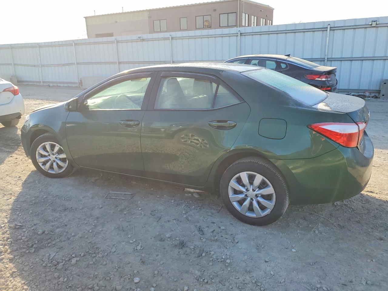 2016 TOYOTA COROLLA LE photo 2