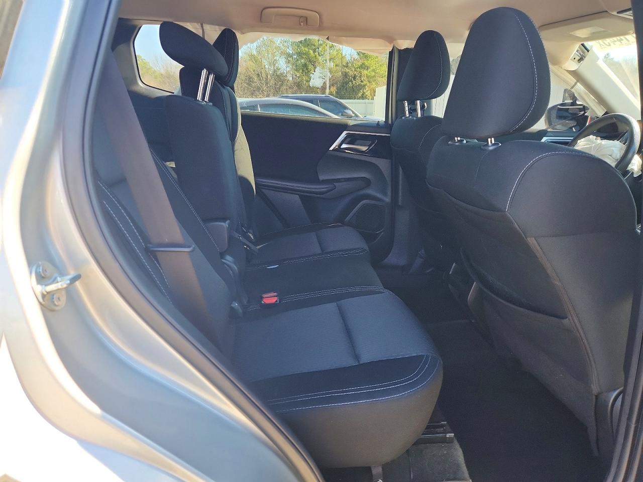 2024 MITSUBISHI OUTLANDER ES photo 31