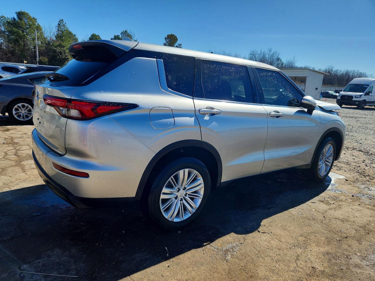 2024 MITSUBISHI OUTLANDER ES photo 7