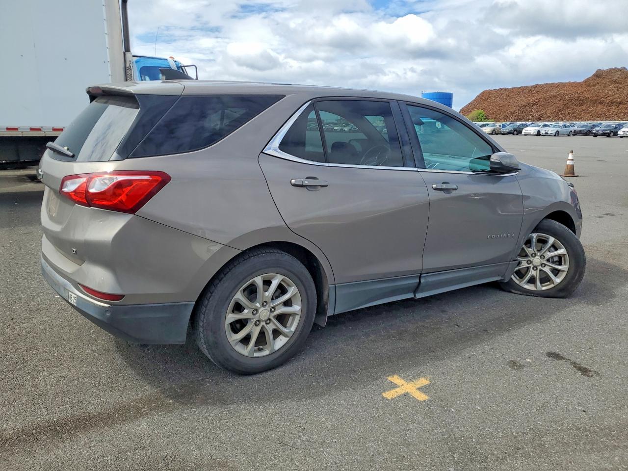 2018 CHEVROLET EQUINOX LT photo 3