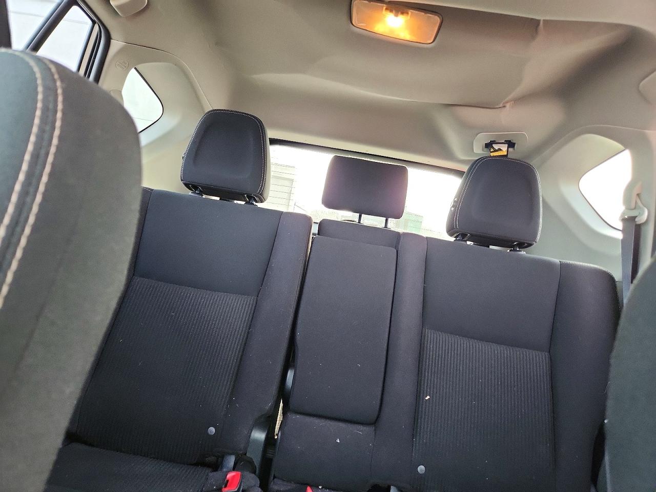 2015 TOYOTA RAV4 XLE photo 10