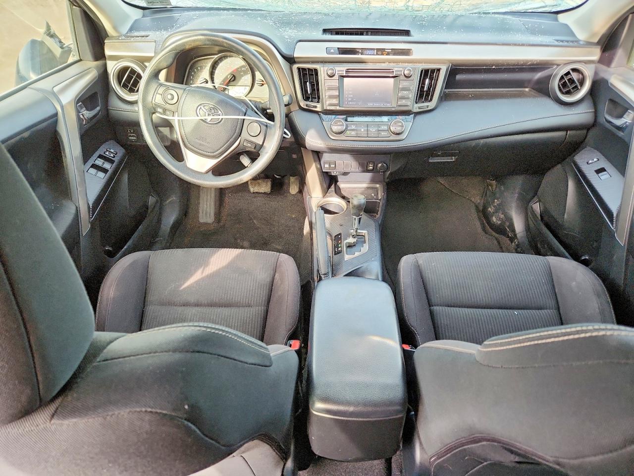 2015 TOYOTA RAV4 XLE photo 8