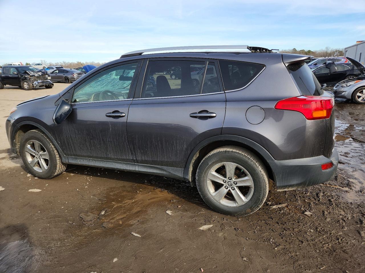 2015 TOYOTA RAV4 XLE photo 2