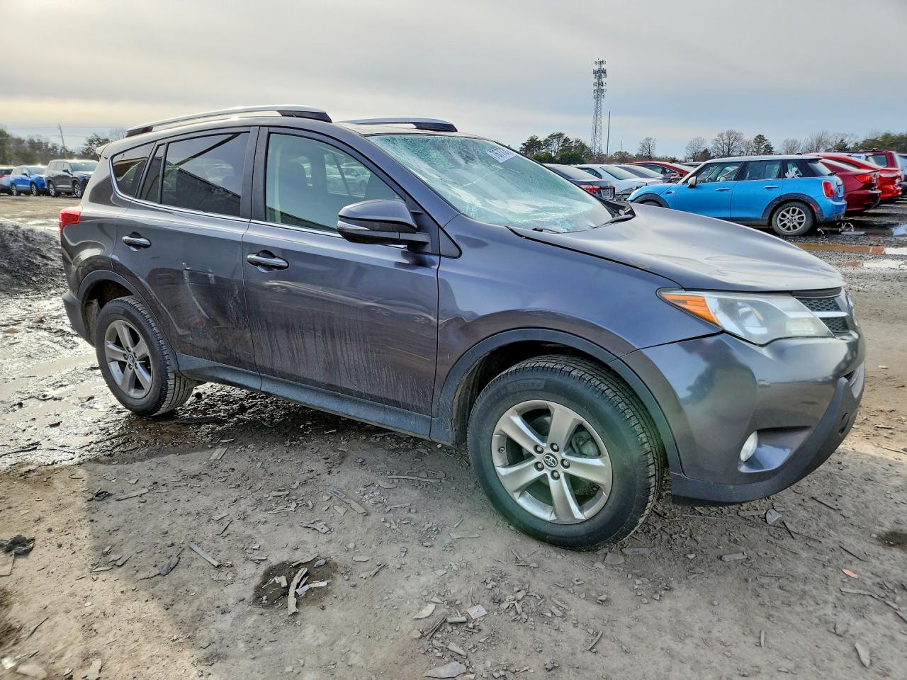 2015 TOYOTA RAV4 XLE photo 4
