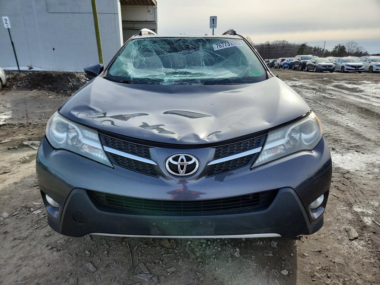 2015 TOYOTA RAV4 XLE photo 5