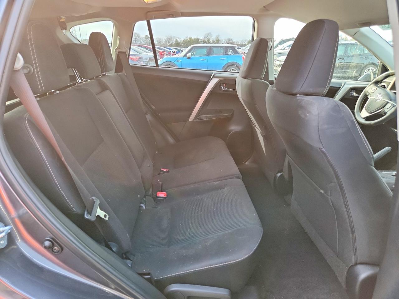 2015 TOYOTA RAV4 XLE photo 11