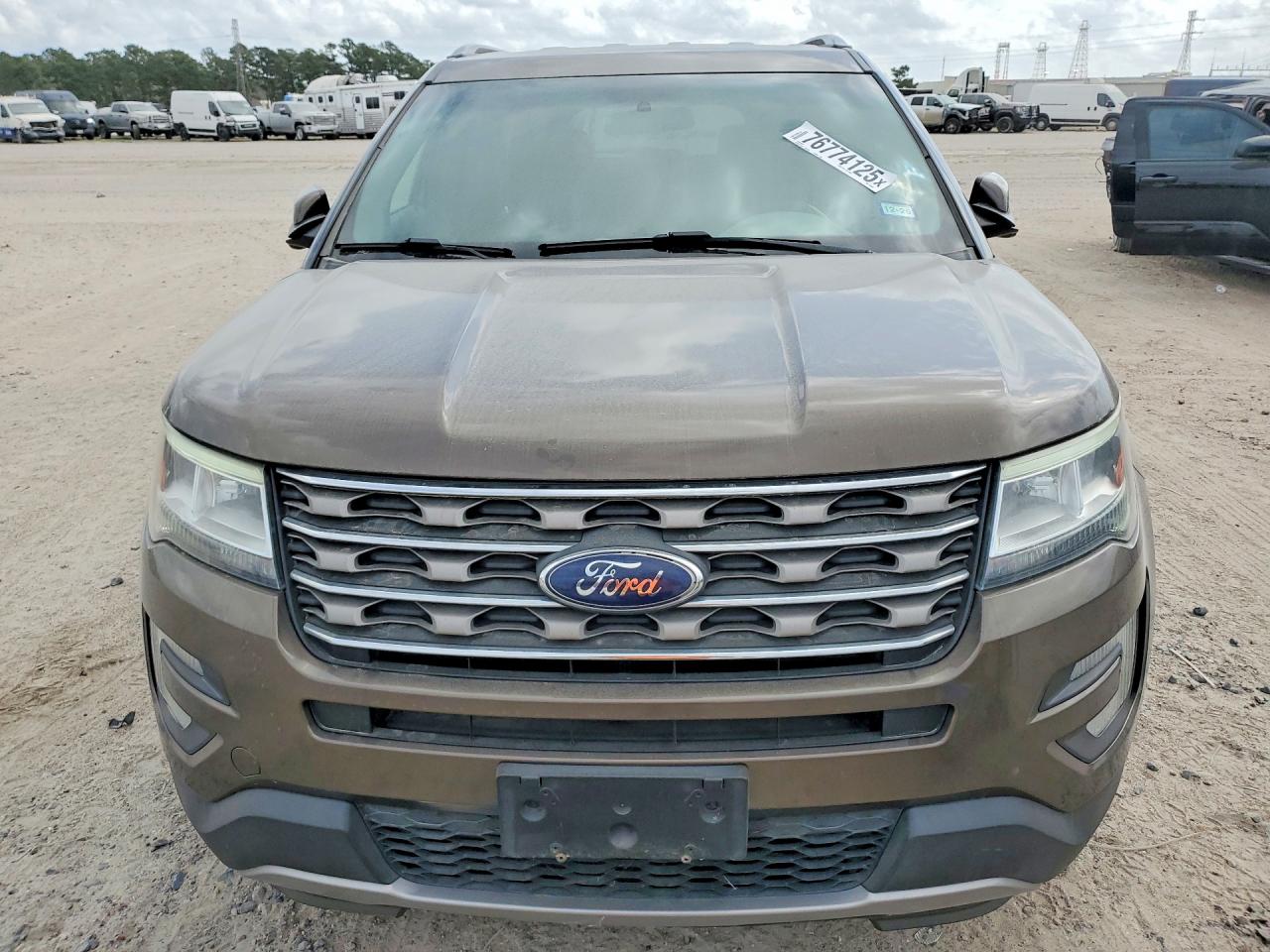 2016 FORD EXPLORER XLT photo 9
