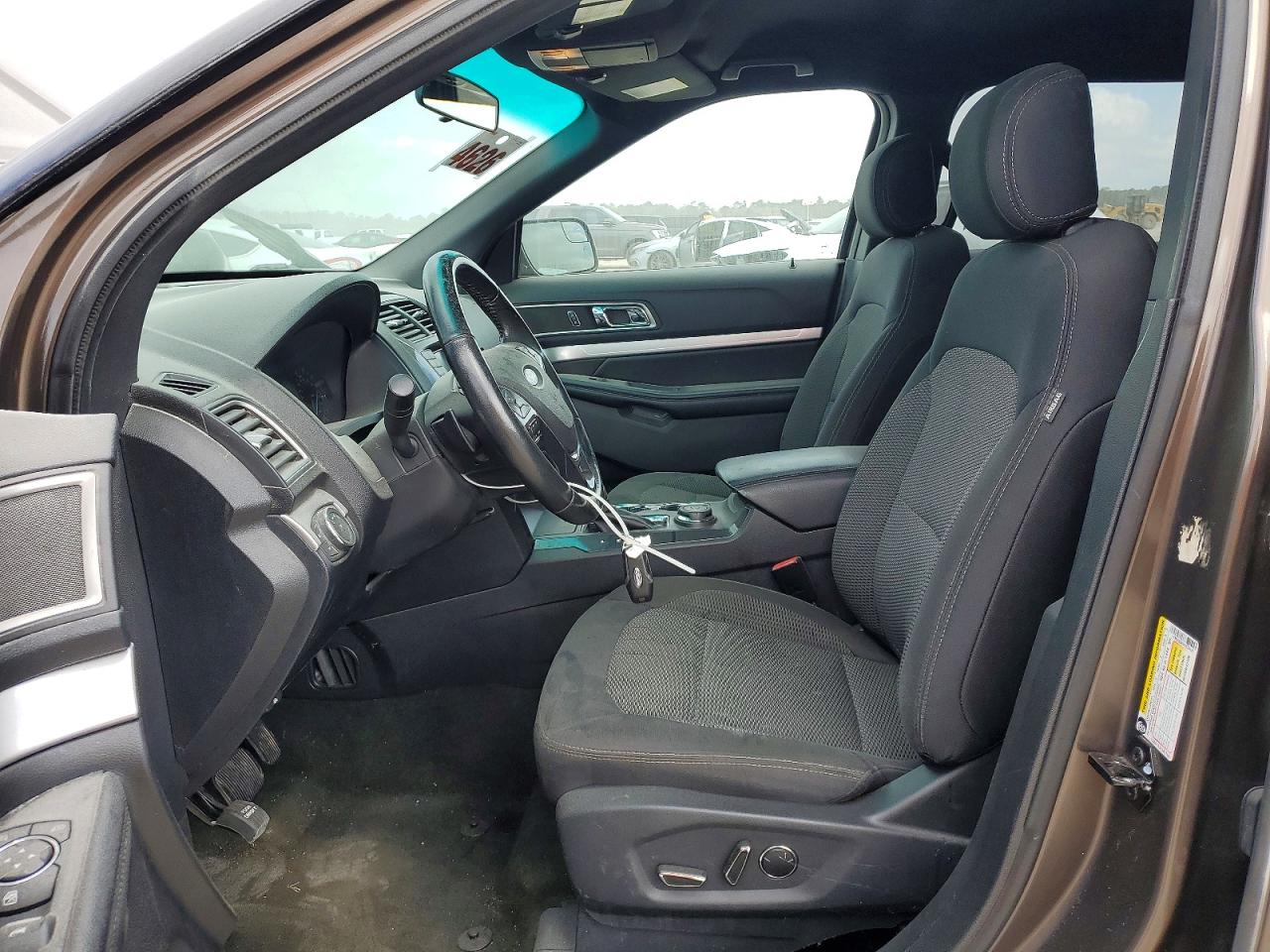 2016 FORD EXPLORER XLT photo 13