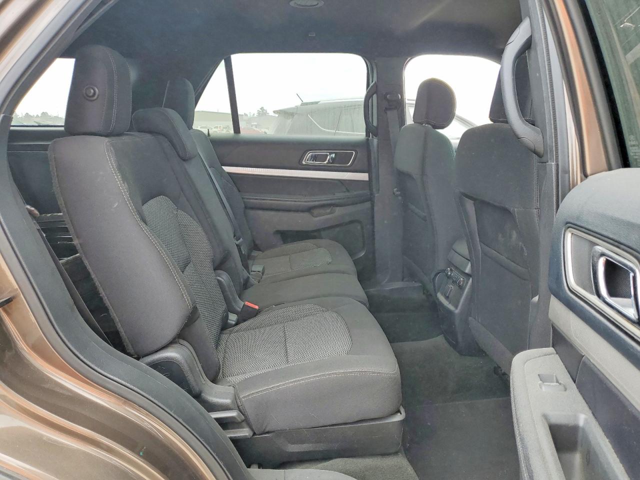 2016 FORD EXPLORER XLT photo 21
